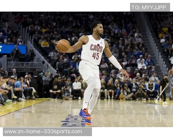 米切尔第三节伤退仅得15分2板2助球迷心痛不已遗憾难忍 米切尔第三节伤退仅得15分2板2助球迷心痛不已遗憾难忍