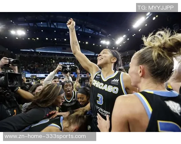 WNBA球星里斯携维密内衣展现完美身材引发时尚热潮