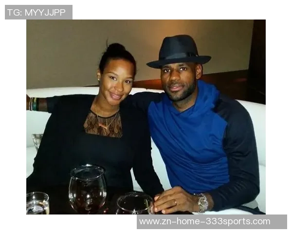 詹姆斯户外活动与三位美女合影俏皮吐舌嫂子知道吗 詹姆斯户外活动与三位美女合影俏皮吐舌嫂子知道吗